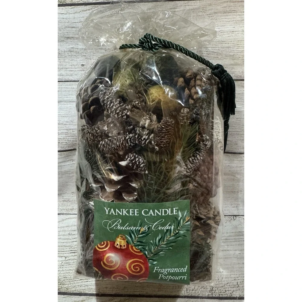 Yankee Candle Balsam & Cedar Fragranced Potpourri 1.70 Dry Qt Winter 2010 Tub8